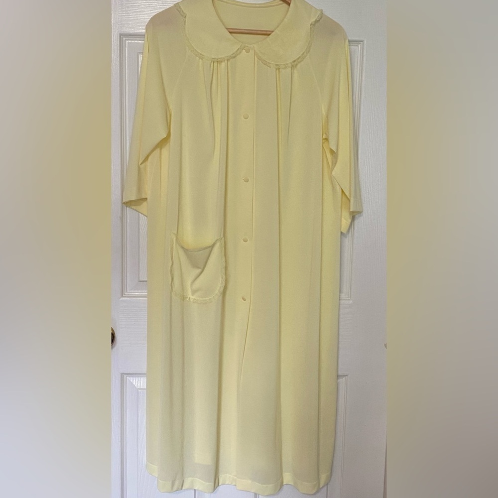 Vintage Women's Shadow Line Soft Yellow Robe
